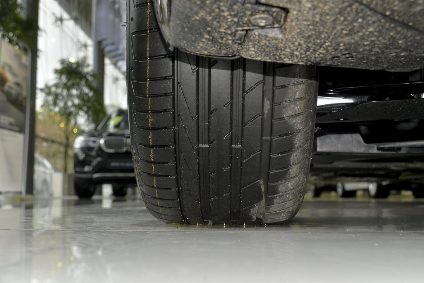 宝马7系750li xdrive 四座版轮胎花纹