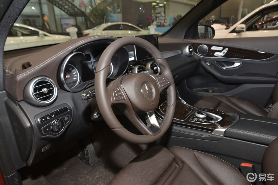 【奔驰glc级2016款260 豪华型内饰汽车图片-汽车图片大全】-易车网