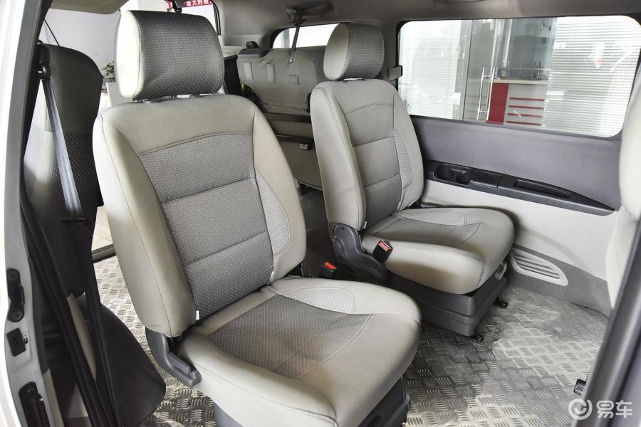 东风风行菱智 后排座椅图