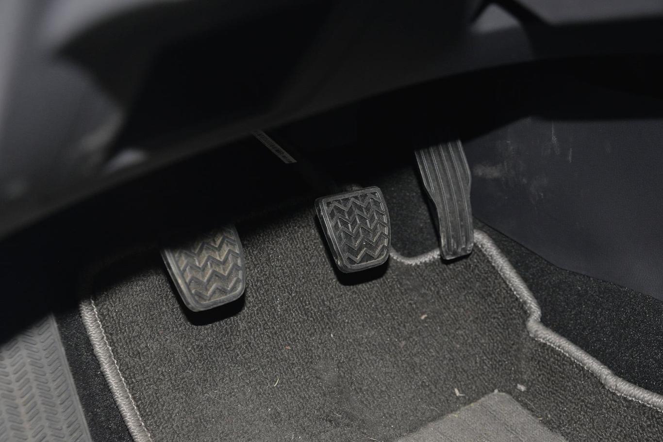 长城c501.5t 手动 精英型脚踏板