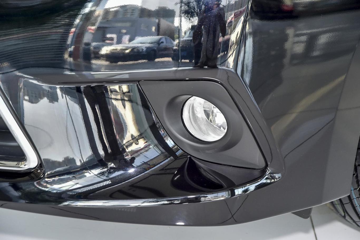 雷凌1.8gs cvt 精英版雾灯