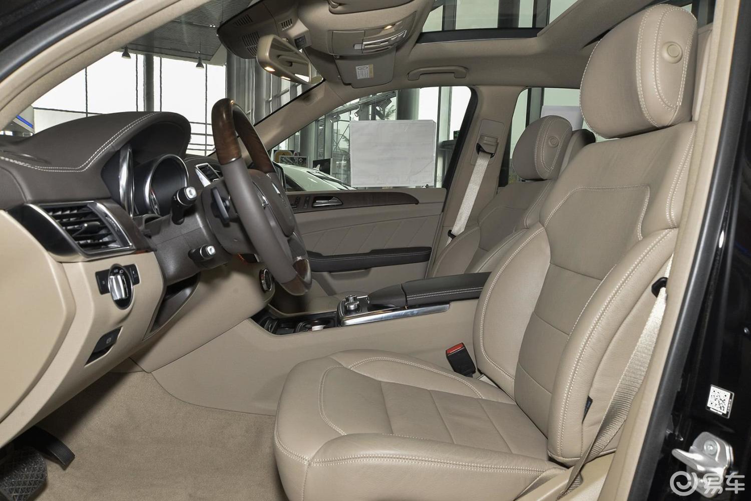 【奔驰gl级2014款400 4matic 豪华型前排空间汽车图片-汽车图片大全】