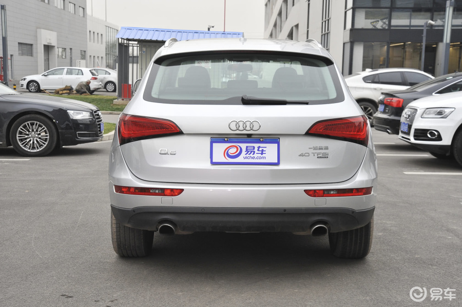 【奥迪q52015款40tfsi 舒适型正后水平汽车图片