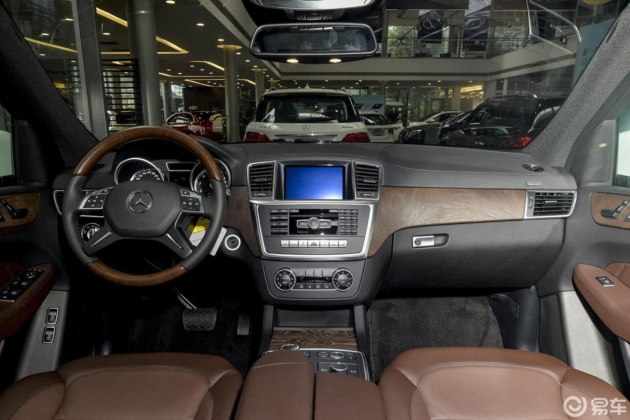 【奔驰gl级2015款gl400 4matic 豪华型内饰全景正拍汽车图片-汽车图片