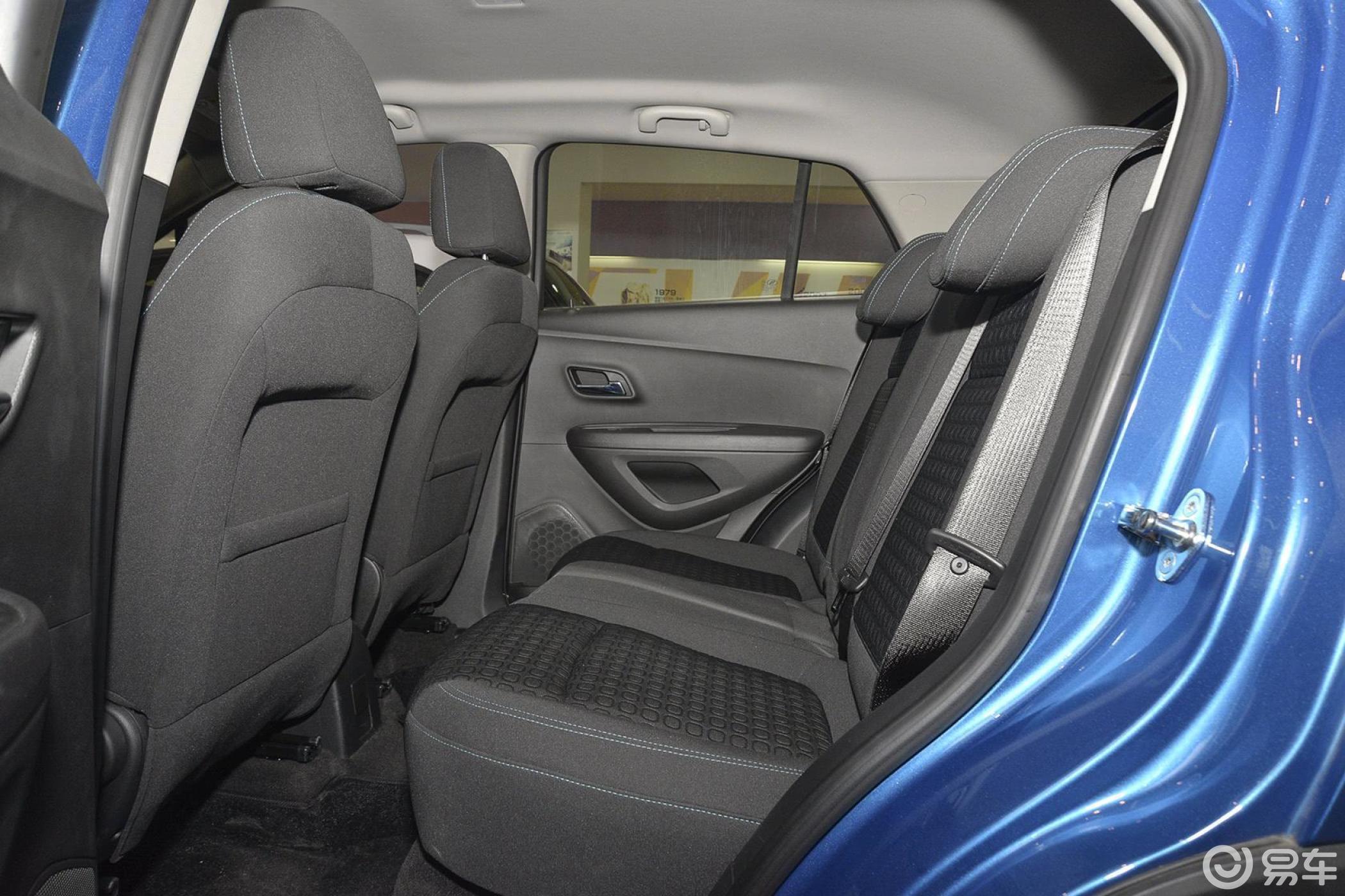 【创酷2014款1.4t sl mt后排空间体验汽车图片-汽车图片大全】-易车
