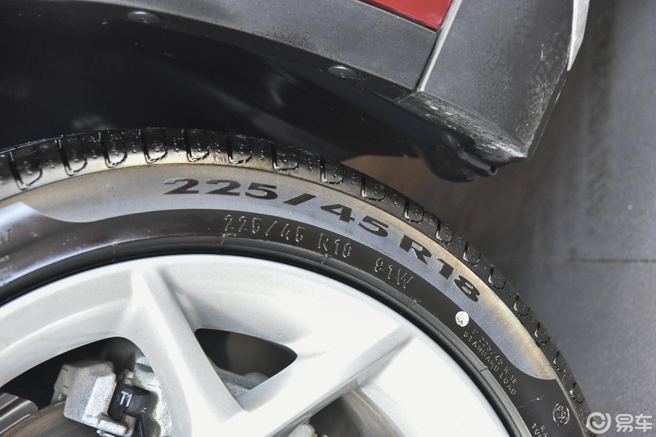 【宝马x12014款sdrive18i x设计套装轮胎规格汽车图片