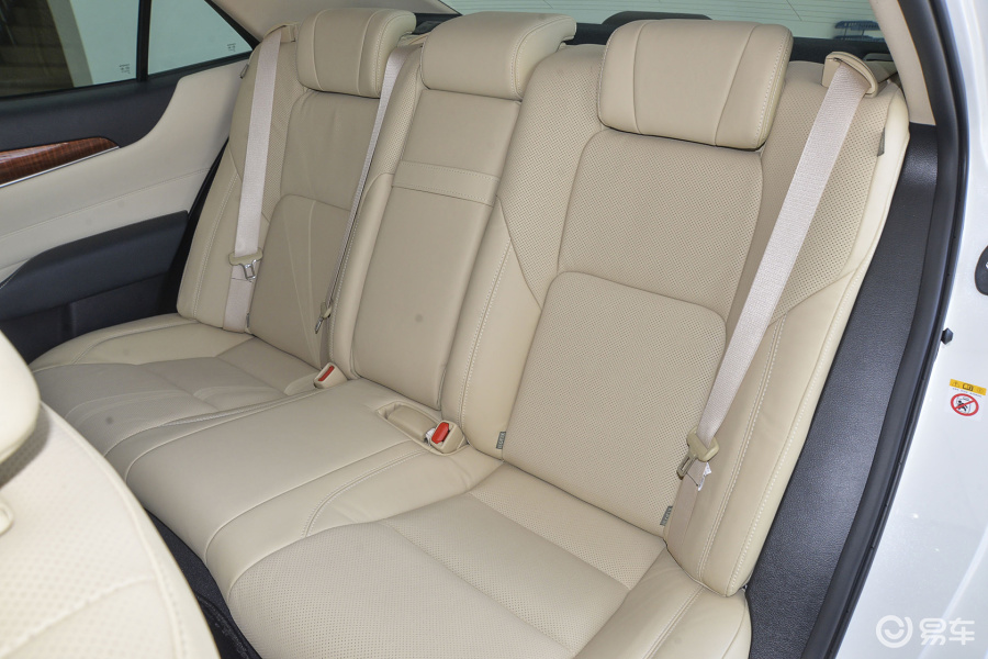 【新皇冠2015款2.0t 尊享版后排座椅汽车图片-汽车图片大全】-易车网