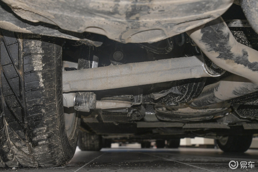 【奥迪a4l2015款35 tfsi 自动 舒适型后悬挂汽车图片-汽车图片大全】