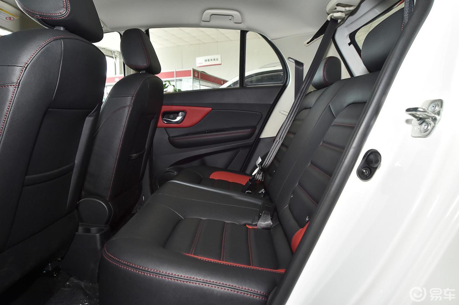 5l amt 豪华型后排空间体验汽车图片-汽车图片大全】-易车