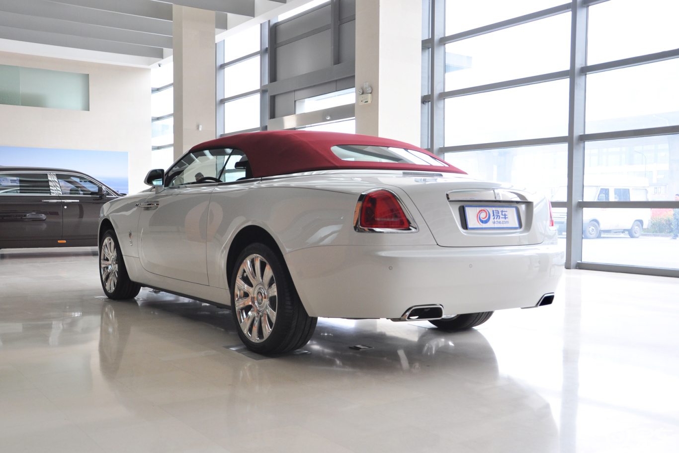 6t 标准型】劳斯莱斯曜影_6.6t 标准型图片-网通社汽车