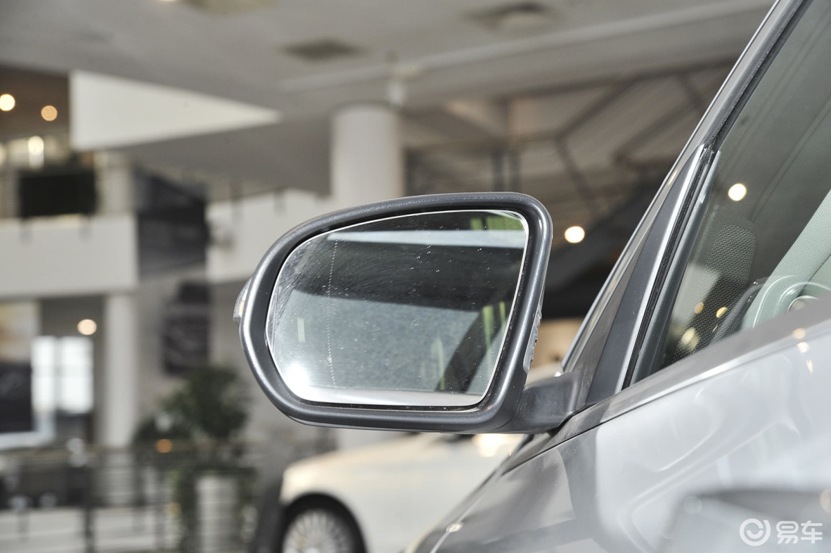 【奔驰c级2015款c 180 l后视镜镜面(后)汽车图片-汽车图片大全】-易车