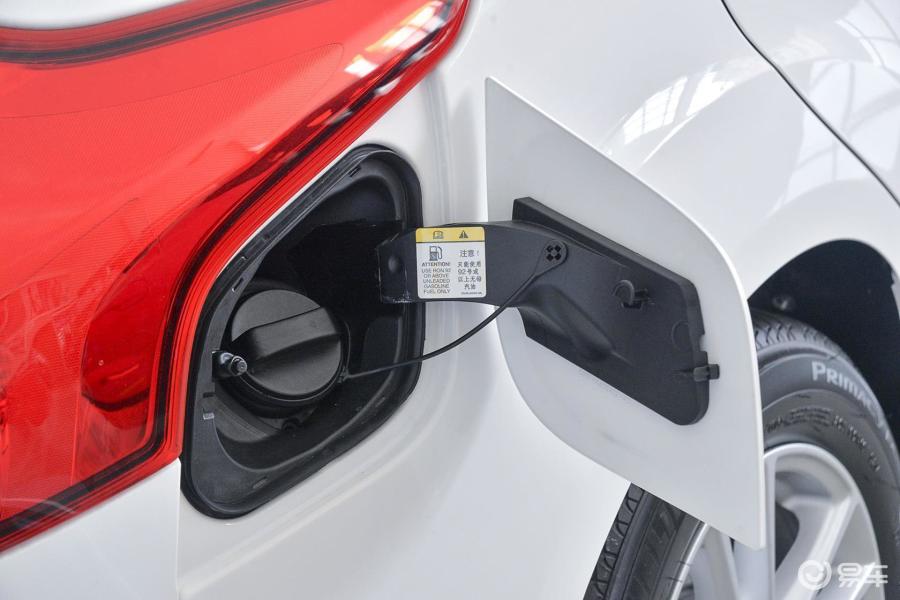 【福克斯2015款两厢 1.