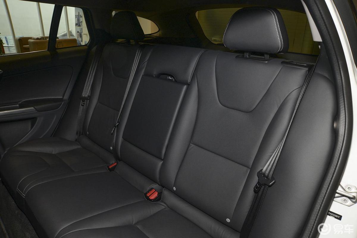 【沃尔沃v602016款t5 智雅版后排座椅汽车图片-汽车图片大全】-易车