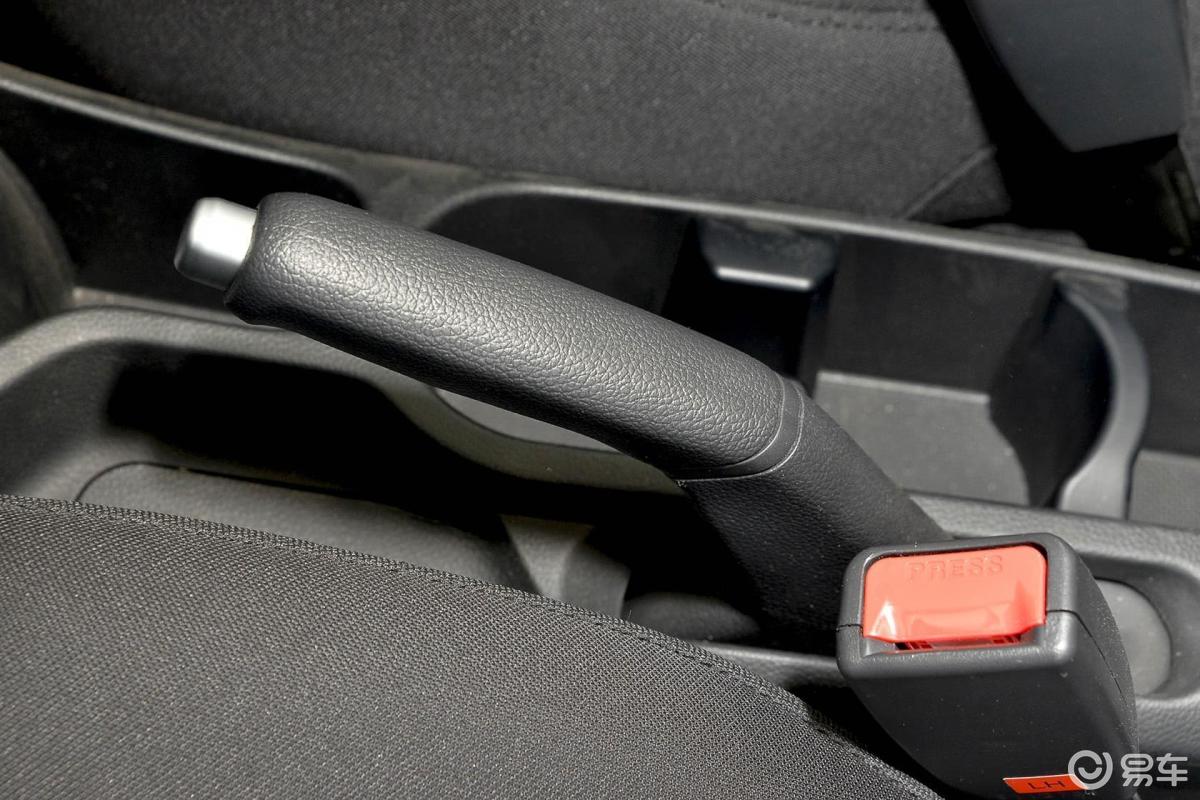 4l 手动 top驻车制动(手刹,电子,脚刹)汽车图片-汽车图片大全】-易车