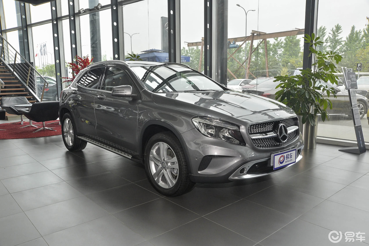【奔驰gla2015款200 动感型侧前45度车头向右水平汽车图片-汽车图片