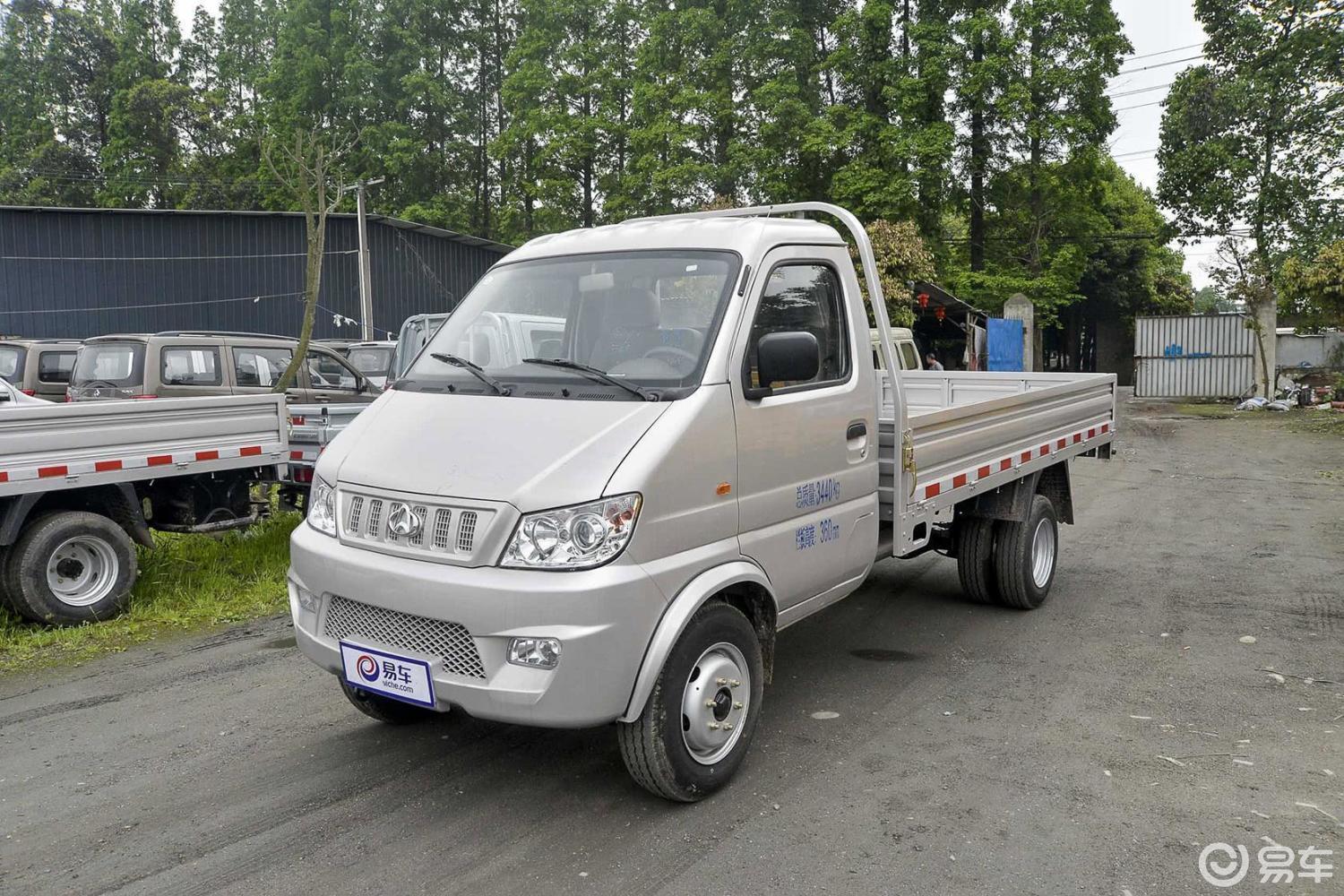 5l 手动 汽油 dk15 单排 3190轴距 双后轮 国5侧前45度车头向左水平