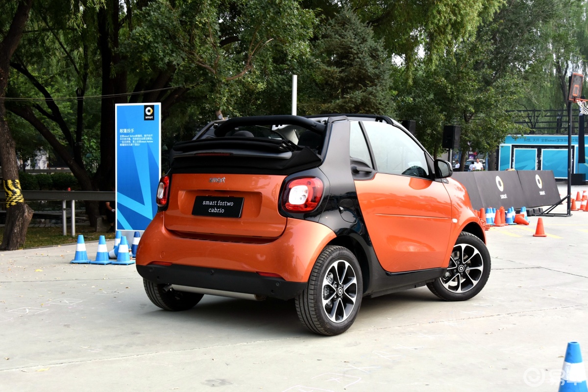0l 敞篷激情版】smart fortwo_1.