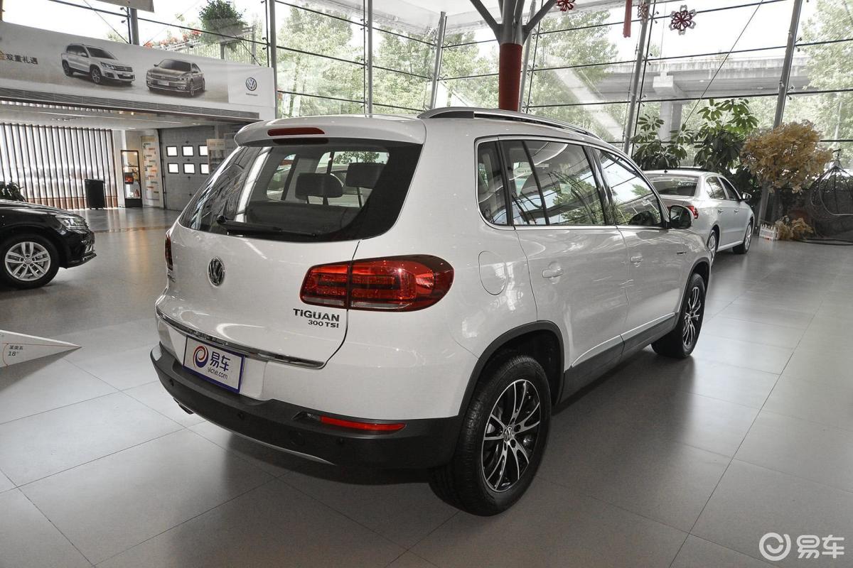 【途观2016款300tsi 手自一体 四驱 豪华版侧后45度车头向右水平汽车