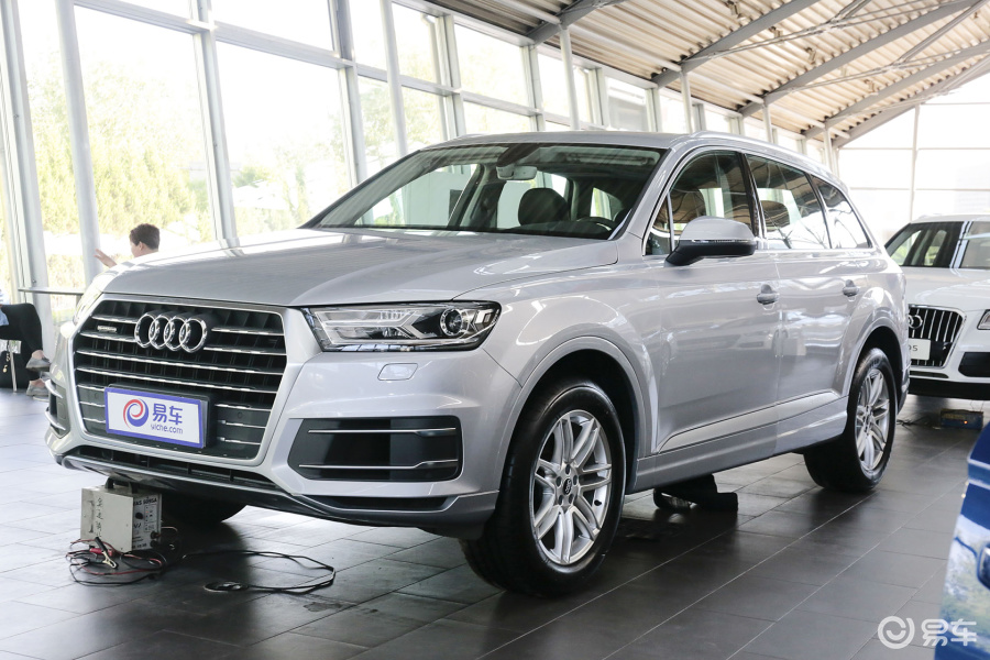 奥迪q7 外观-花剑银