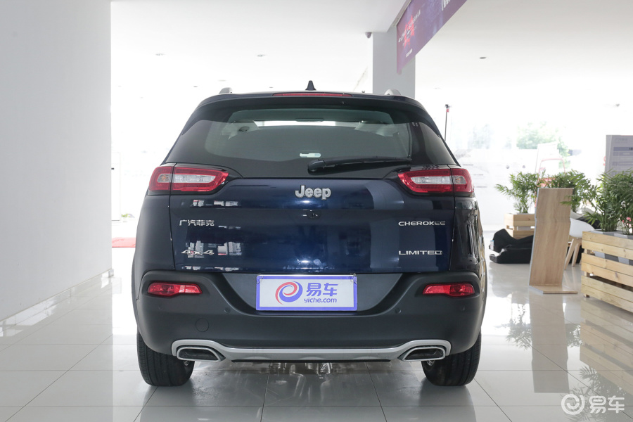 【自由光2016款2.4l 优越版正车尾汽车图片-汽车图片大全】-易车网