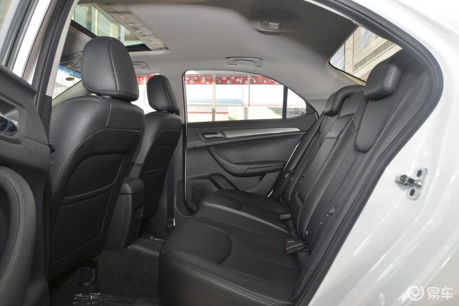 【荣威3602015款1.