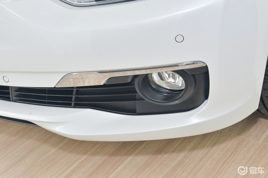 【宝马3系2016款328li 时尚型雾灯汽车图片-汽车图片大全】-易车网