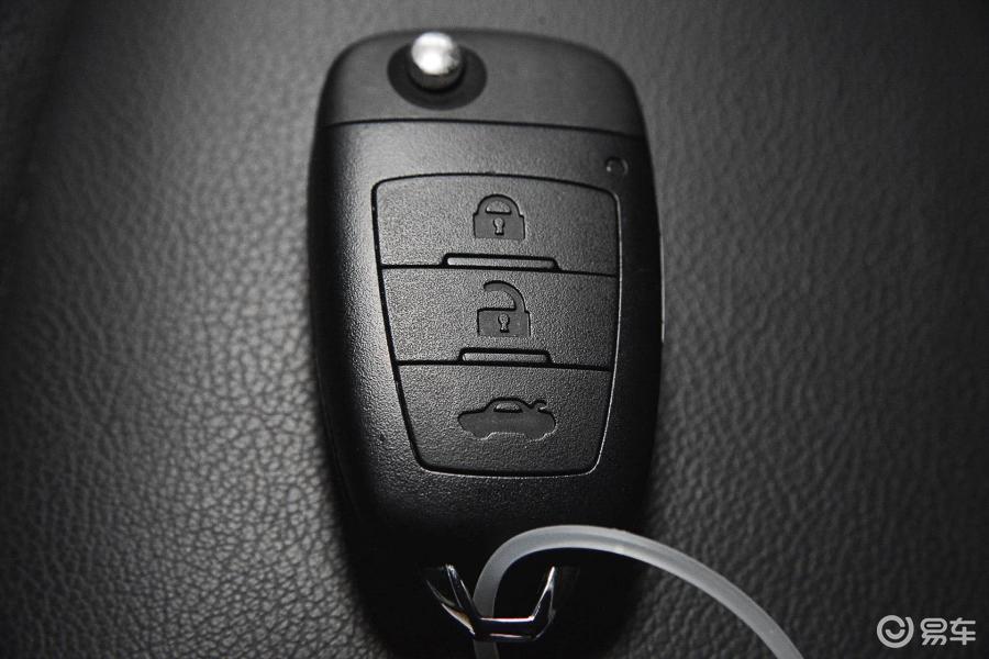 【奔腾x802016款2.0l 手动 豪华型钥匙汽车图片-汽车图片大全】-易车