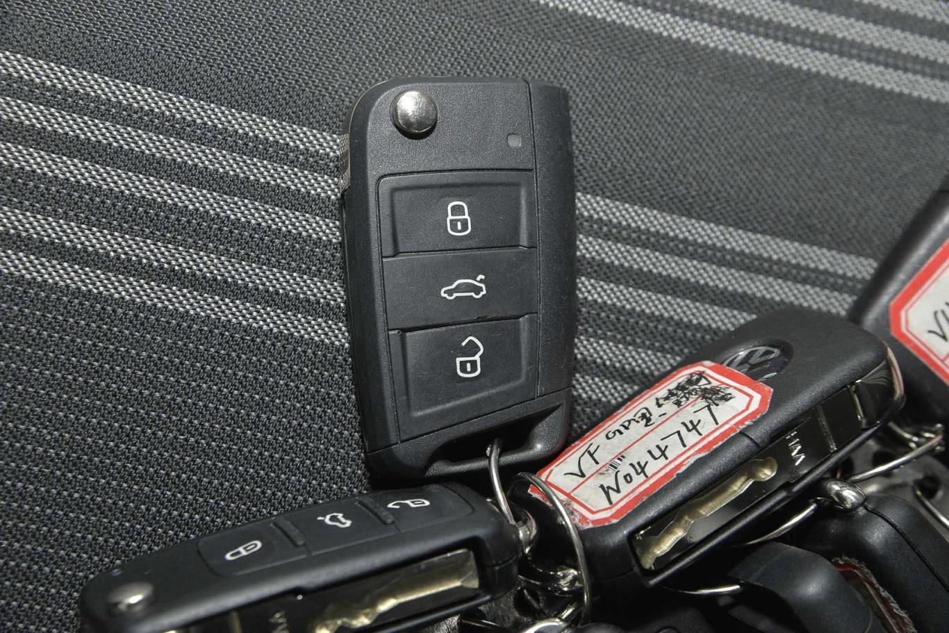 凌渡1.4t mt 230tsi 风尚版钥匙