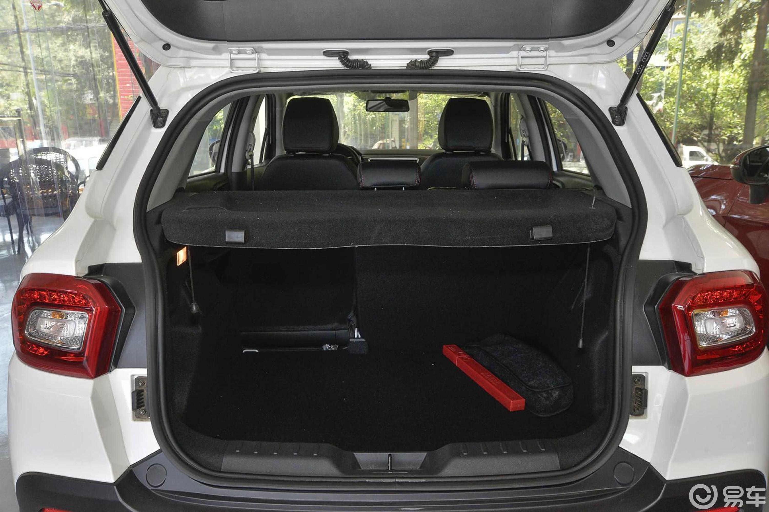 【中华v32016款1.5l 手动 舒适版空间汽车图片-汽车图片大全】-易车