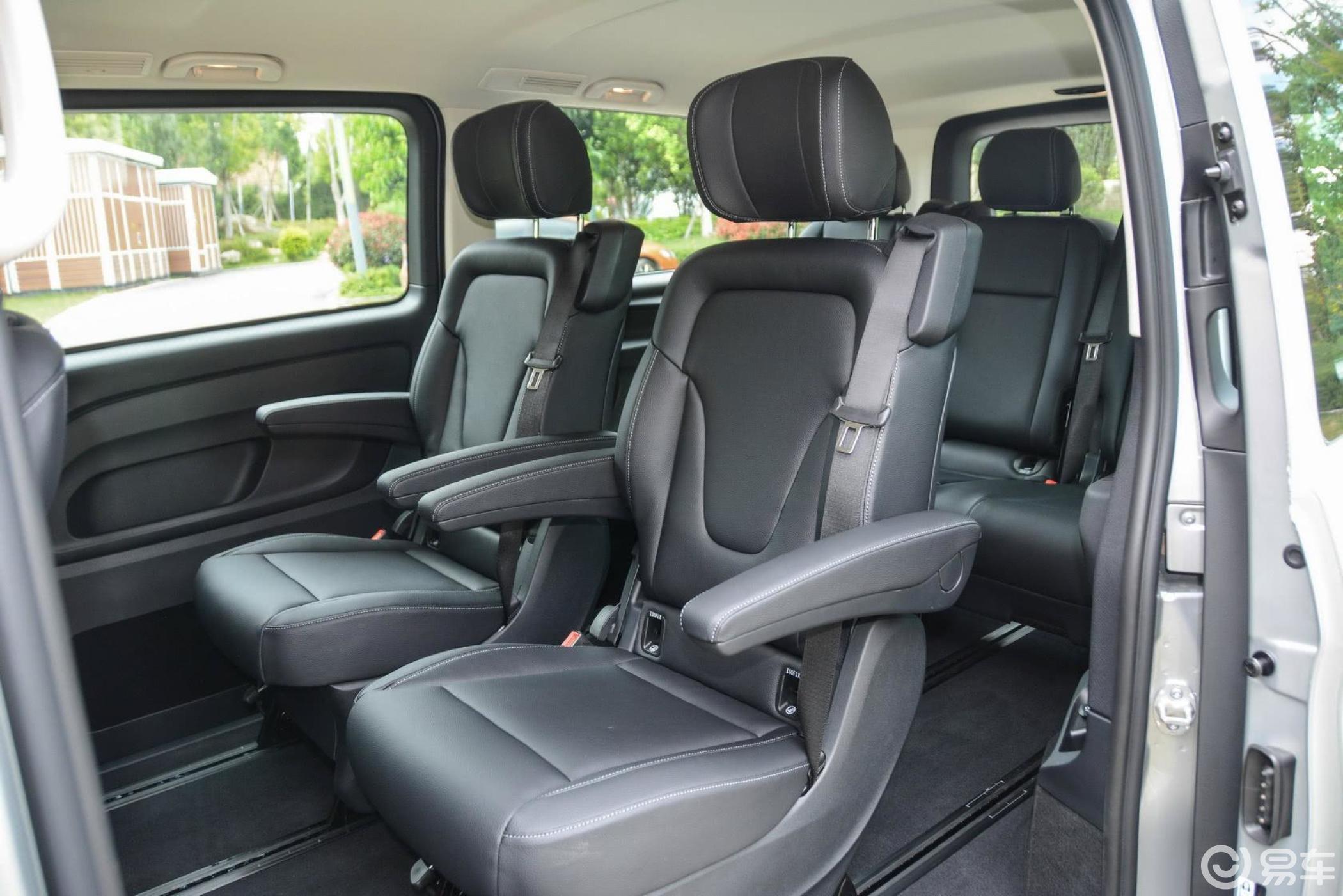 2.0t 手自一体 商务版 9座