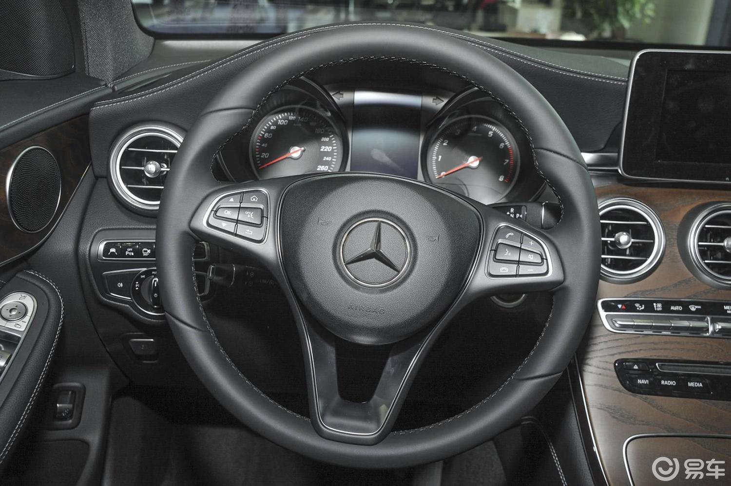 【奔驰glc2016款glc300 动感型方向盘汽车图片-汽车图片大全】-易车