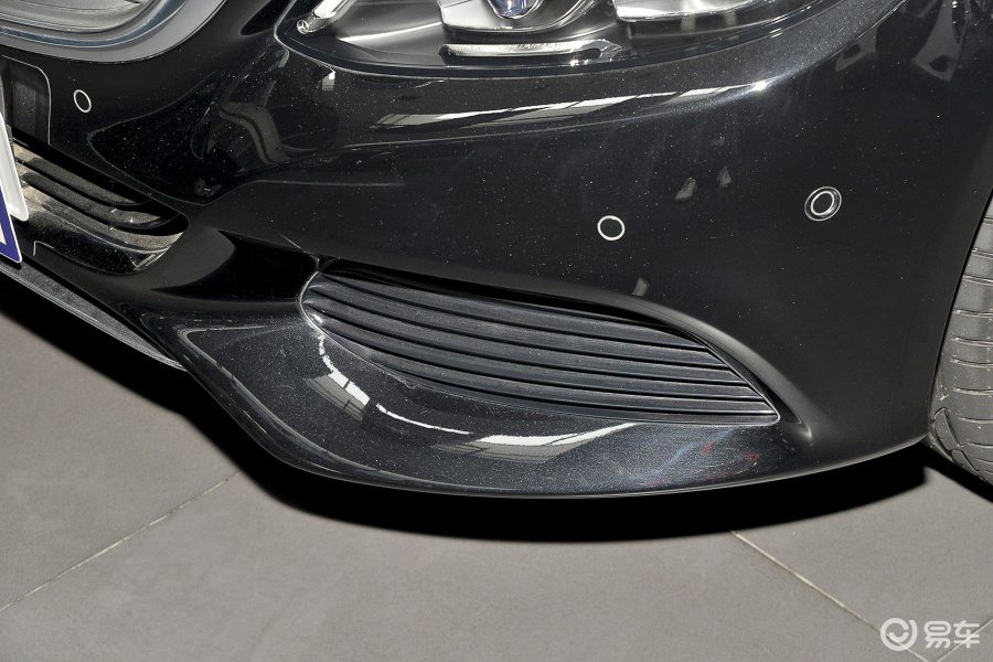 【奔驰c级2015款c 260 l雾灯汽车图片-汽车图片大全】-易车网