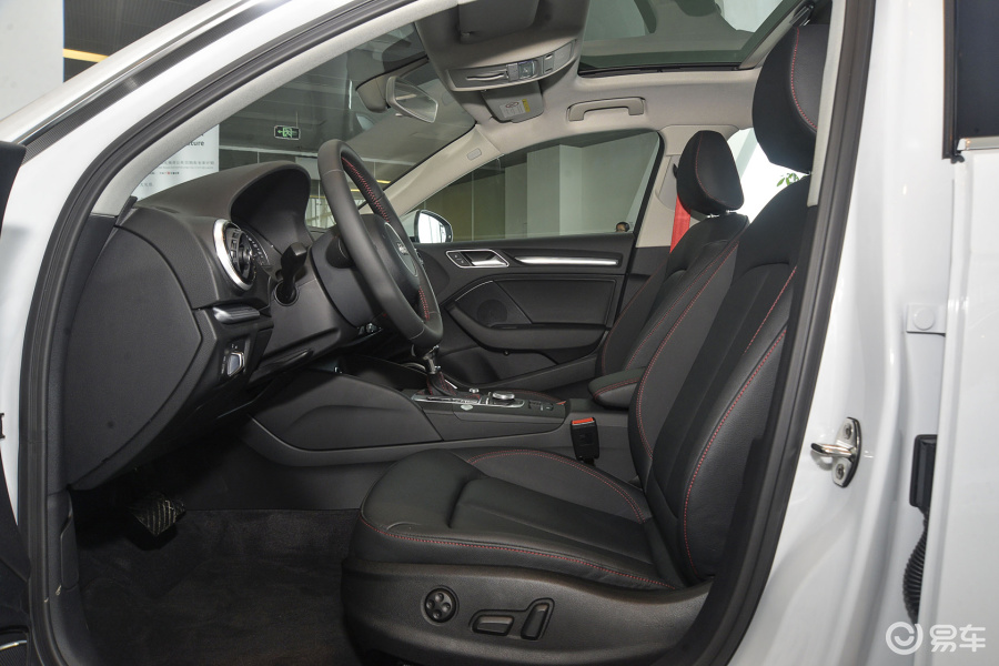 【奥迪a32016款sportback 35tfsi 风尚型前排空间汽车图片-汽车图片