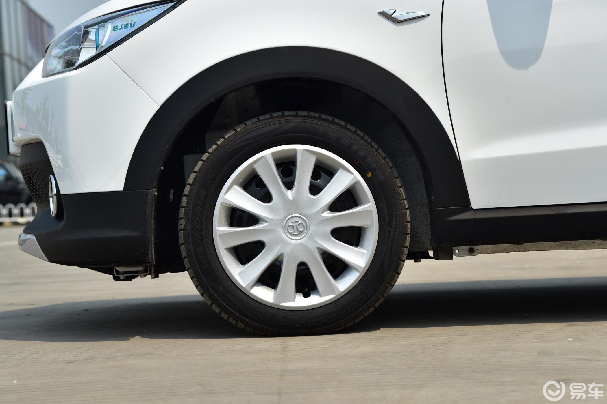 【北汽新能源ec2017款ec180 灵动版外观汽车图片-汽车图片大全】-易车