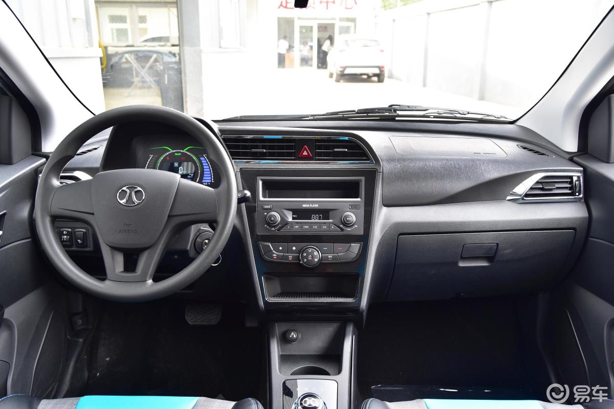 【北汽新能源ec2017款ec180 灵动版内饰汽车图片-汽车图片大全】-易车