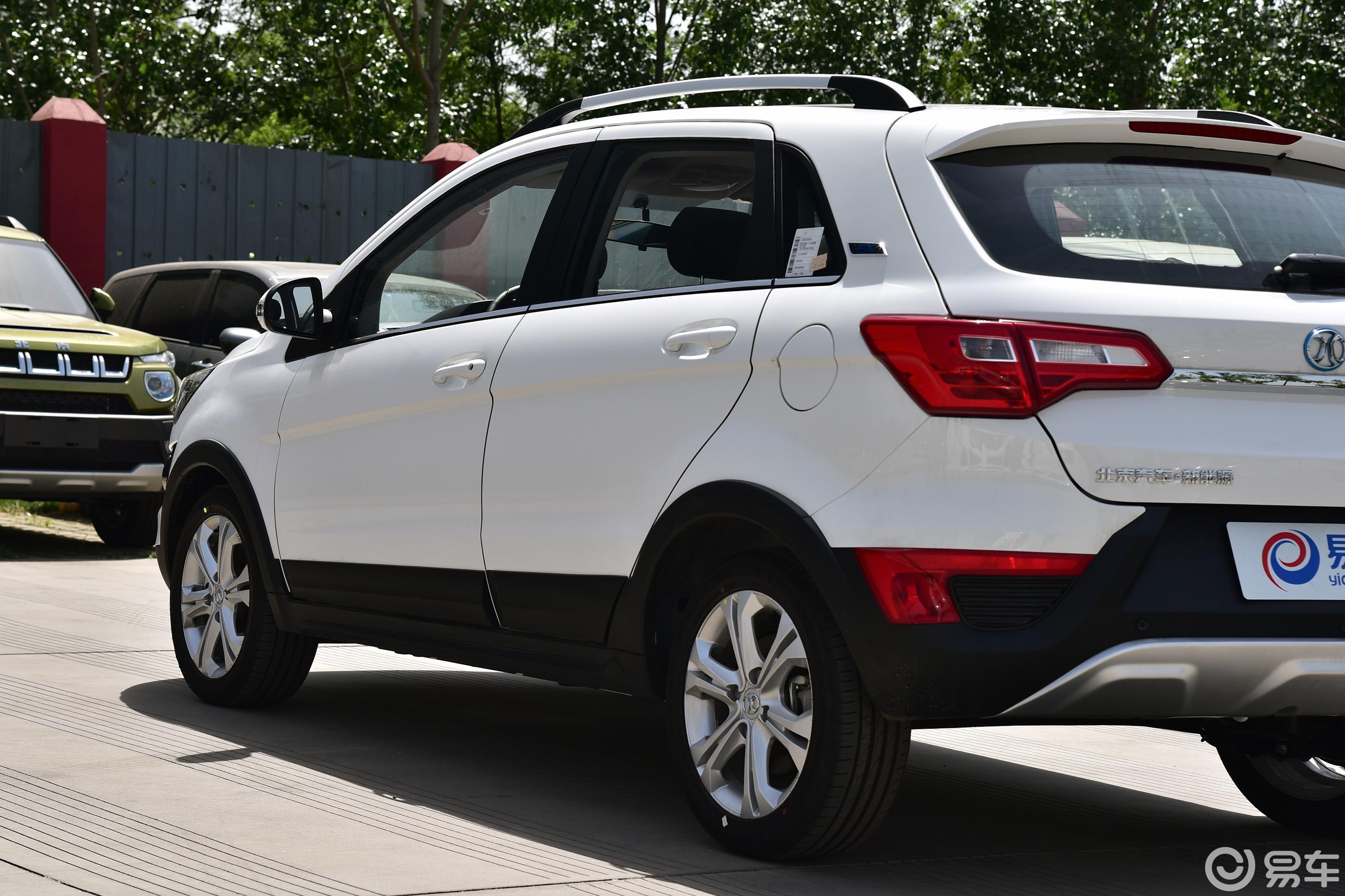 【北汽新能源ex2017款ex260 乐活版外观汽车图片-汽车图片大全】-易车