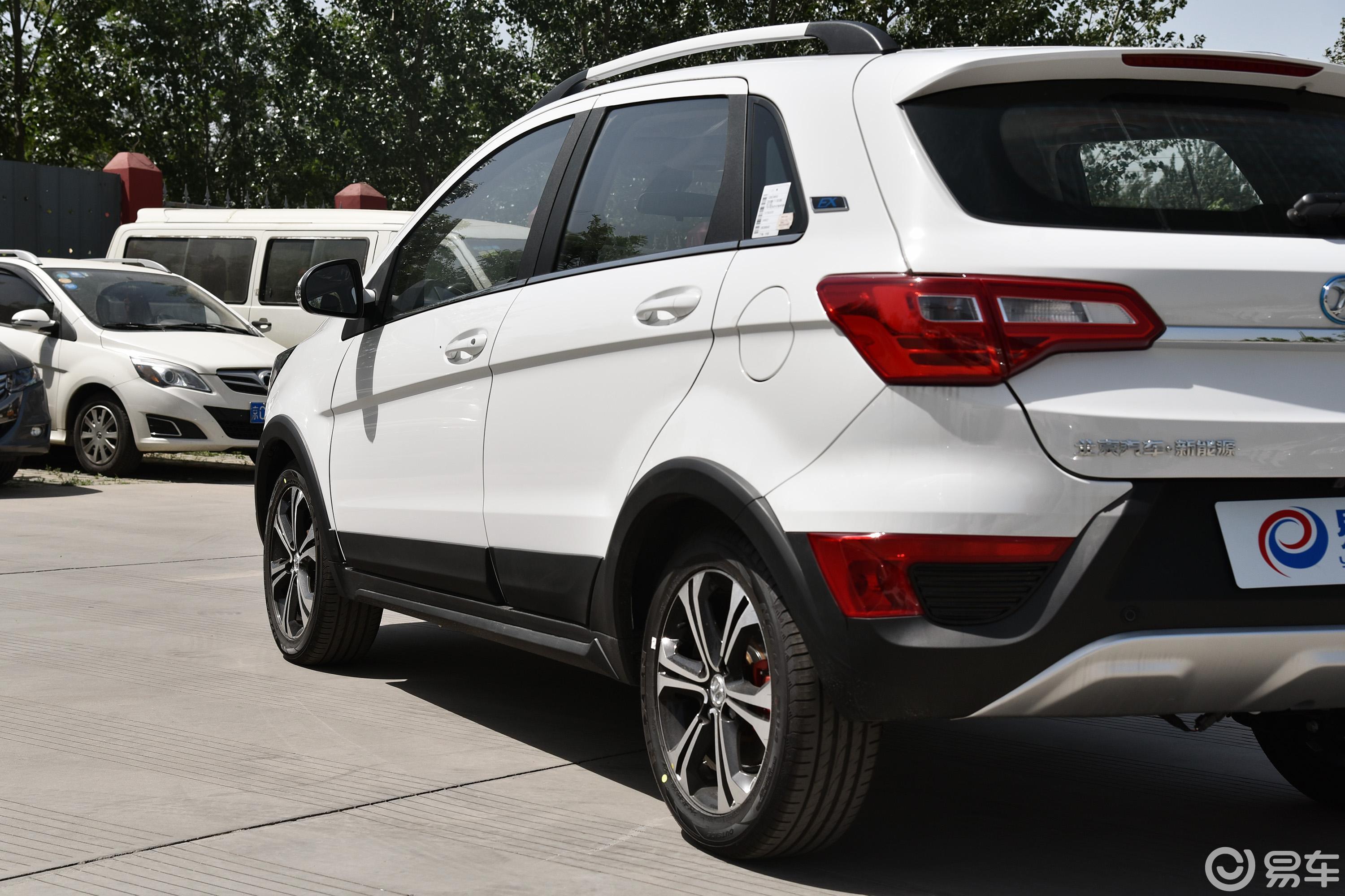 【北汽新能源ex2017款ex260 乐酷版外观汽车图片-汽车图片大全】-易车