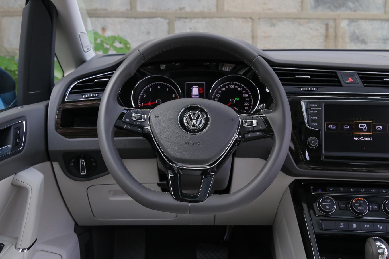 途安l330tsi 双离合 豪华版方向盘