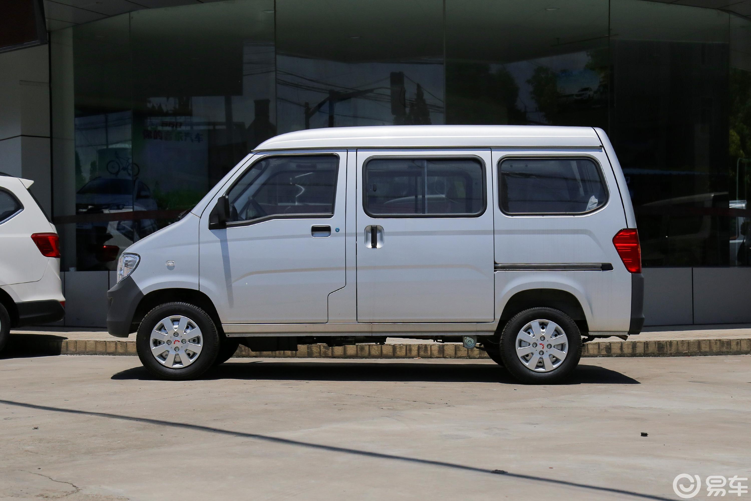 上汽通用五菱  五菱之光  2016款  2020款  2018款  2016款  2015款