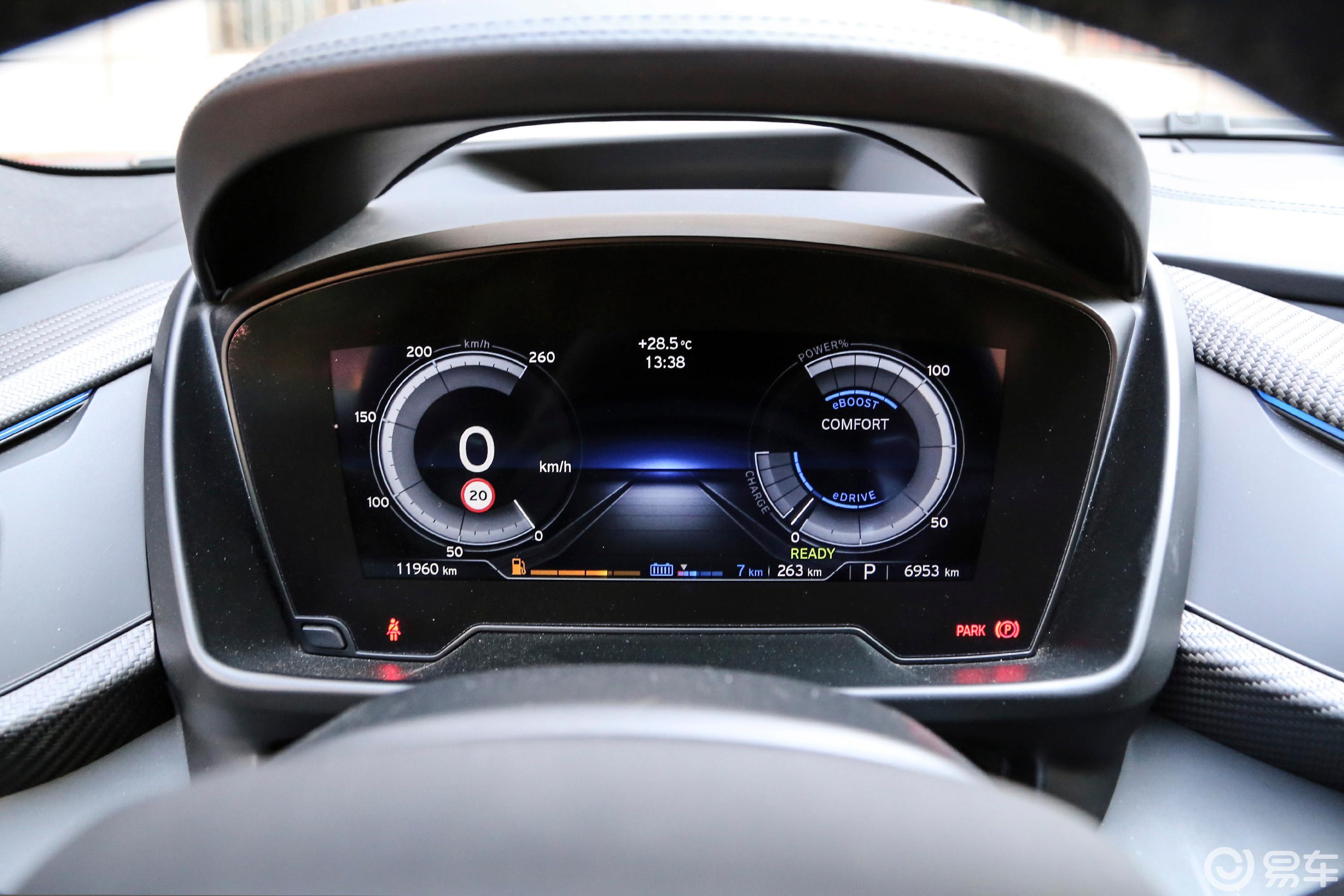 【宝马i82016款质子红限量版仪表盘汽车图片-汽车图片大全】-易车