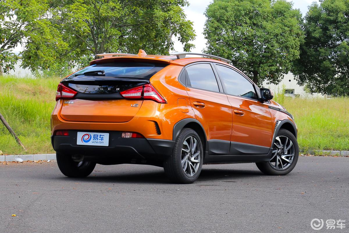 6l cvt 爵士版侧后45度车头向右水平汽车图片-汽车图片大全】-易车