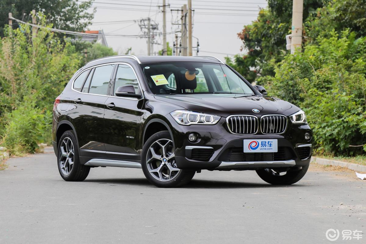【宝马x12018款xdrive20li 尊享版侧前45度车头向右水平汽车图片-汽车