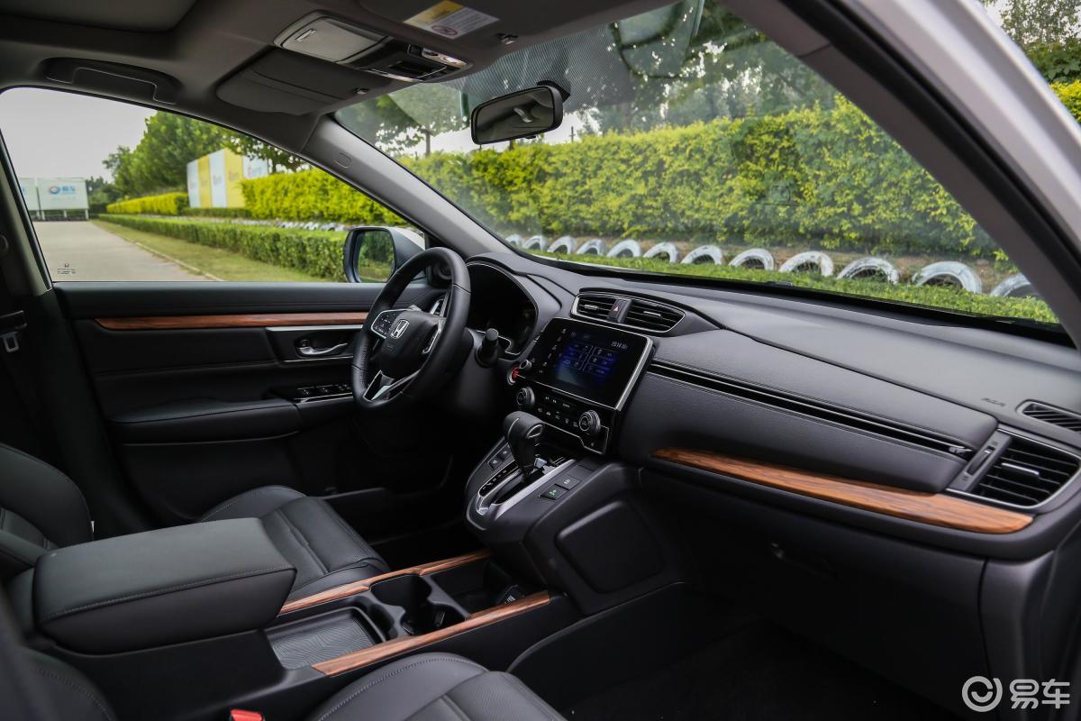 【本田cr-v2017款240turbo cvt 四驱 尊耀版内饰全景副驾驶员方向汽车