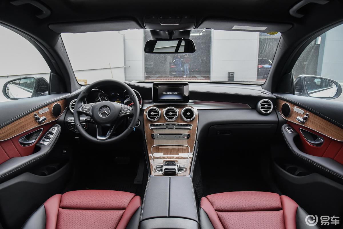 【奔驰glc轿跑2017款glc 260 4matic 轿跑suv内饰全景正拍汽车图片