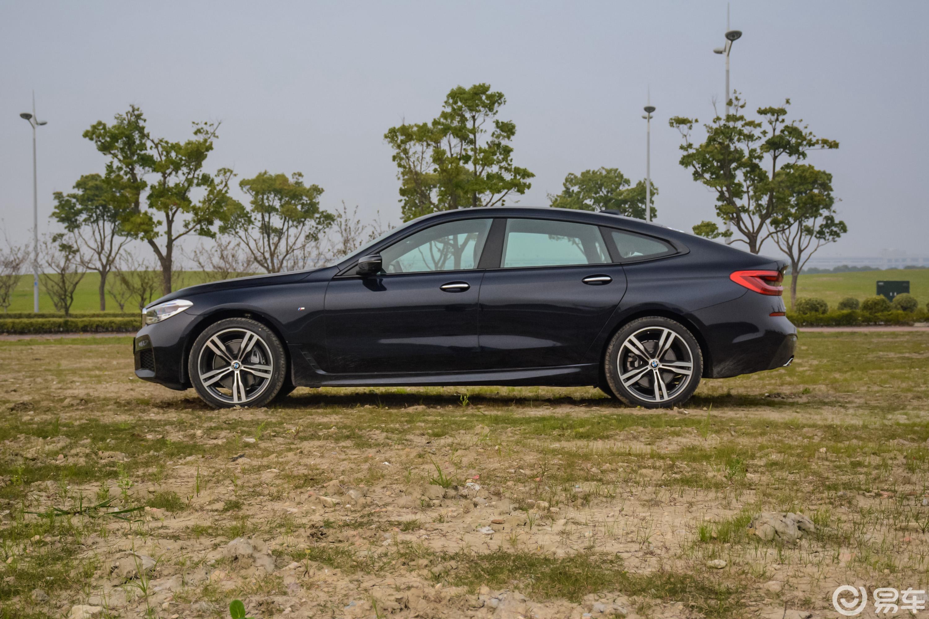 【宝马6系gt2018款640i xdrive m运动套装正侧车头向左水平汽车图片