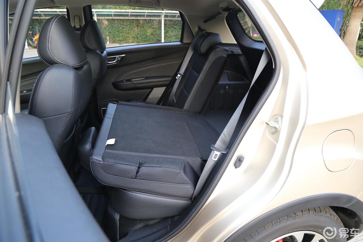 5l 自动 尊贵版后排座椅汽车图片-汽车图片大全】-易车