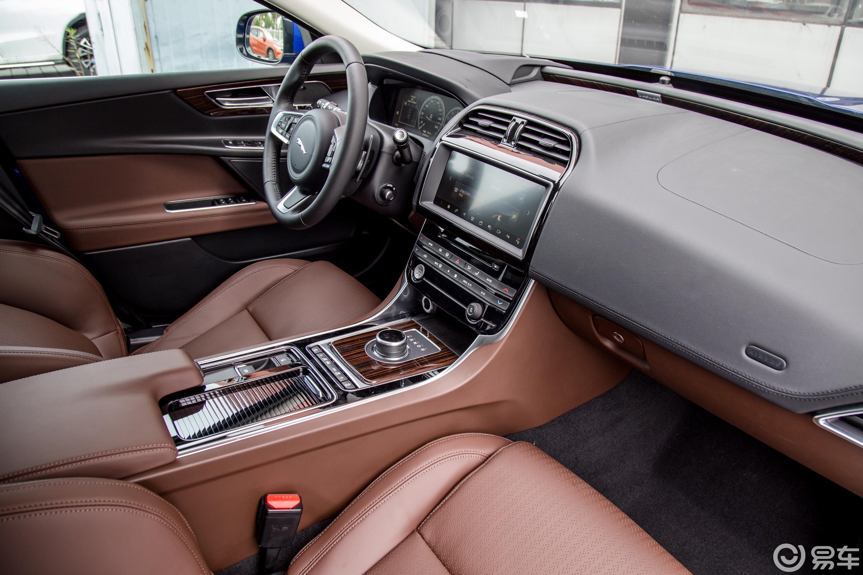 【捷豹xel2018款2.