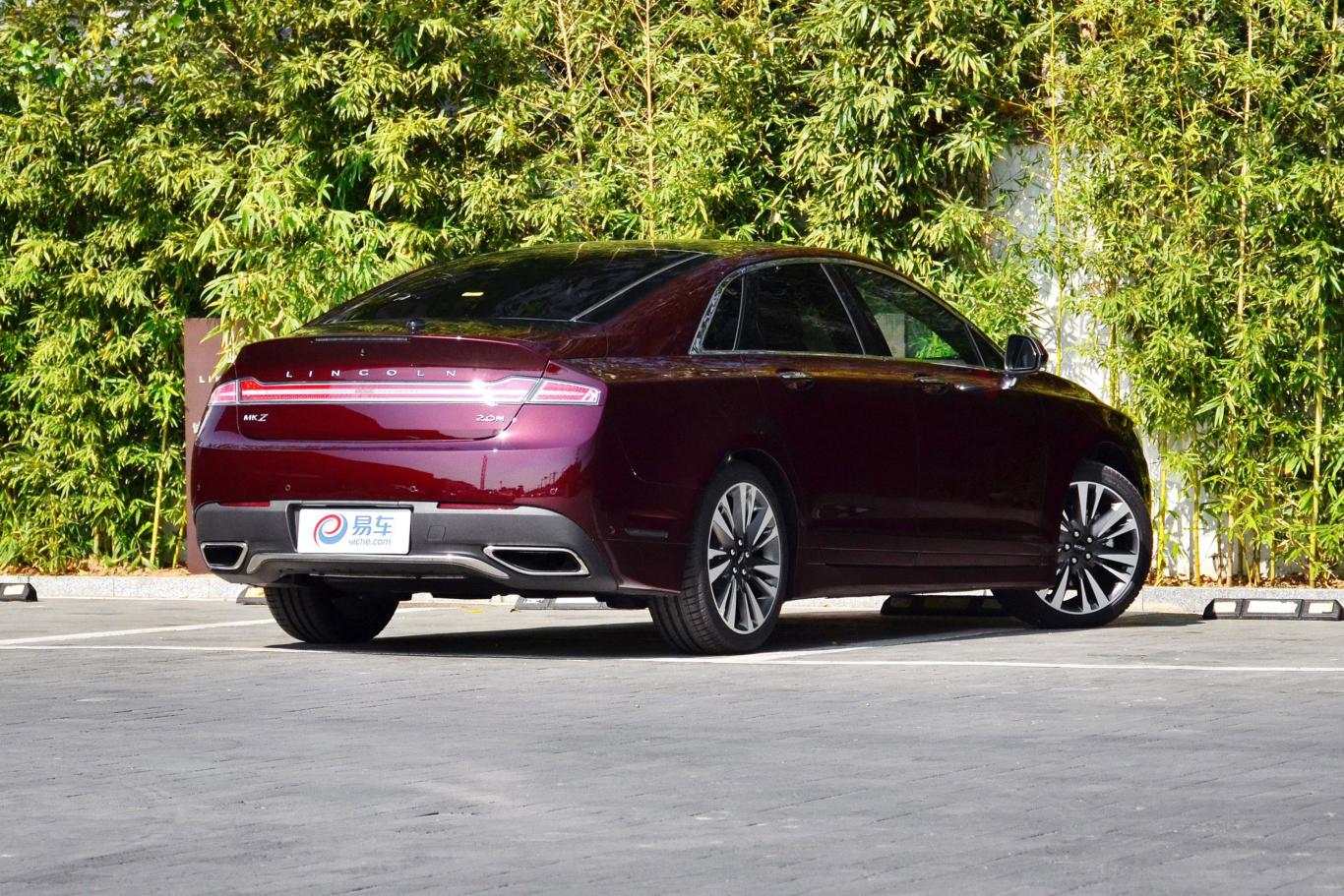 林肯mkzh 混合动力 尊耀版侧后45度车头向右水平