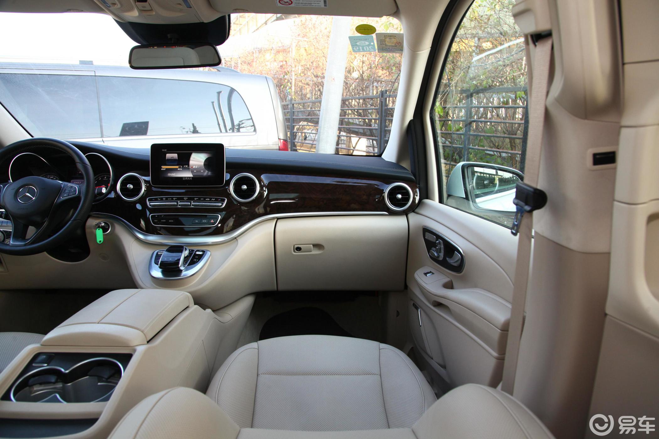 【奔驰v级2017款v 260 l 尊贵加长版副驾驶位区域汽车图片-汽车图片