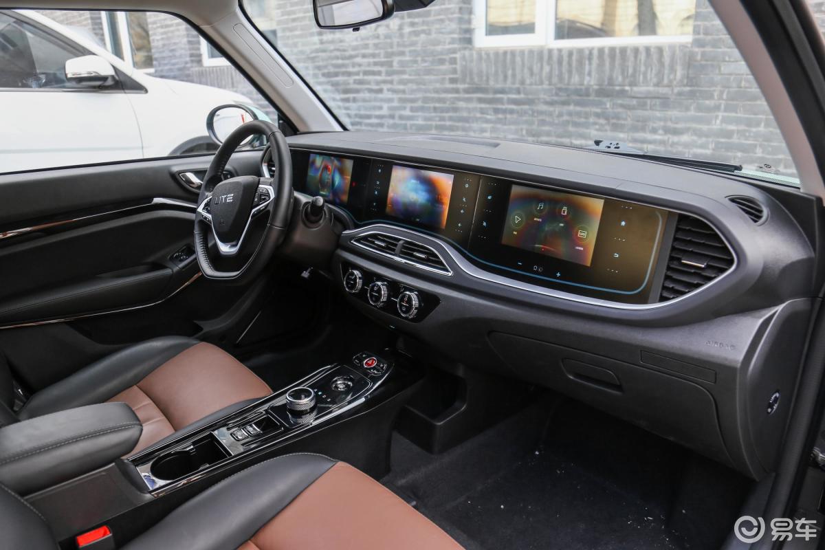 【lite2017款引力版内饰全景副驾驶员方向汽车图片-汽车图片大全】
